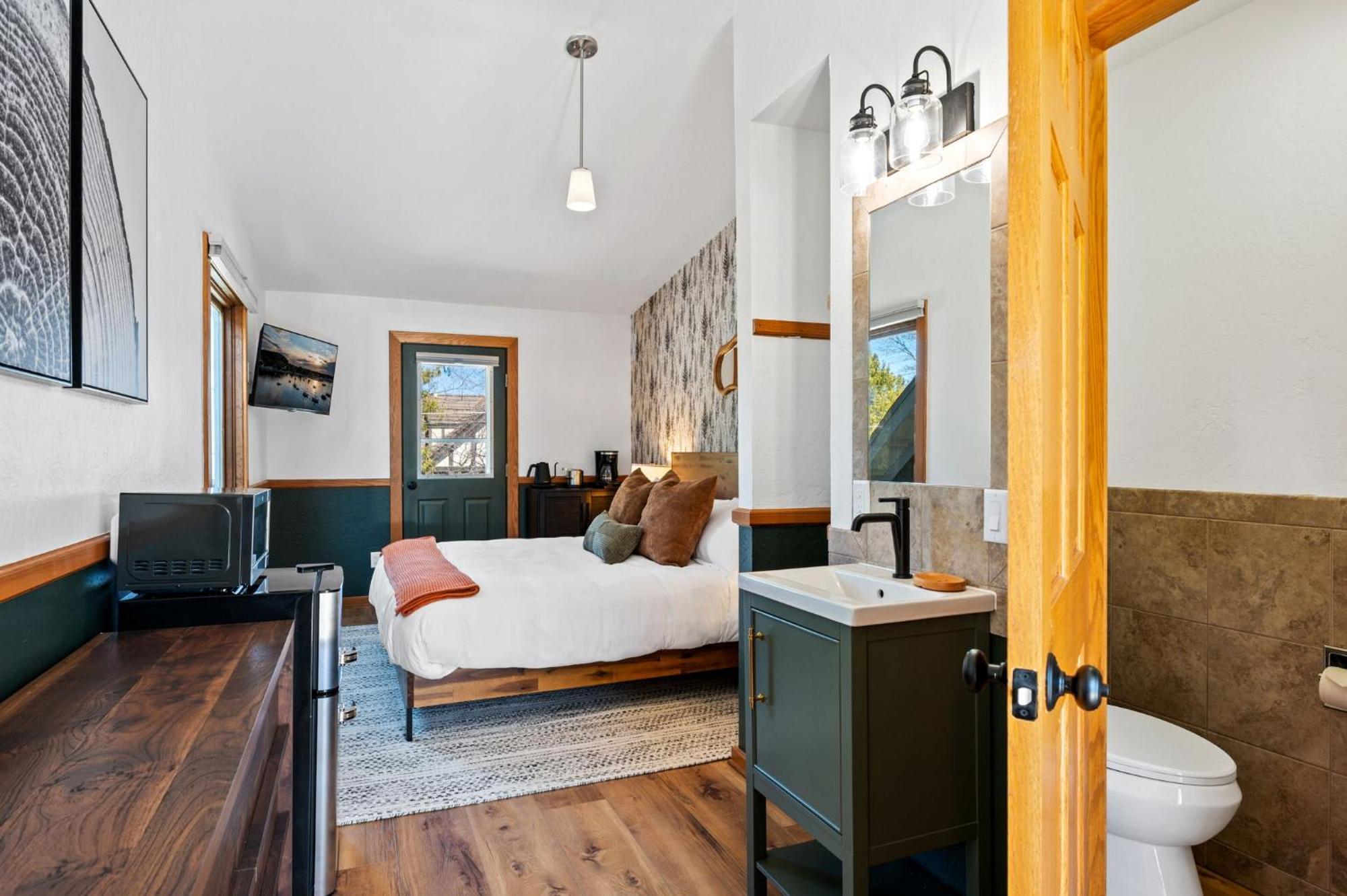 Spruce & Shore Motel Fish Creek Esterno foto